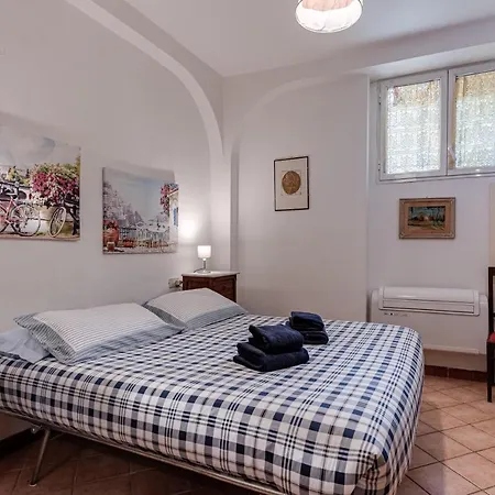 Apartment In San Frediano *